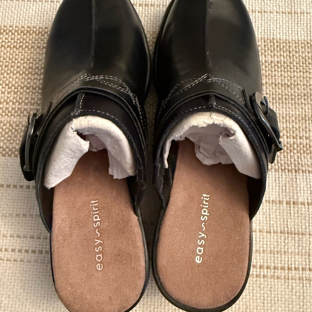 Easy Spirit Black Slip-On Shoes